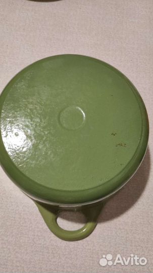 Кастрюля чугуная с эмалированым покрытием