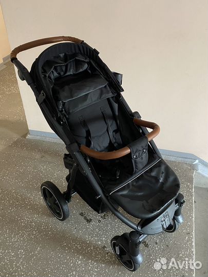 Прогулочная коляска tomix