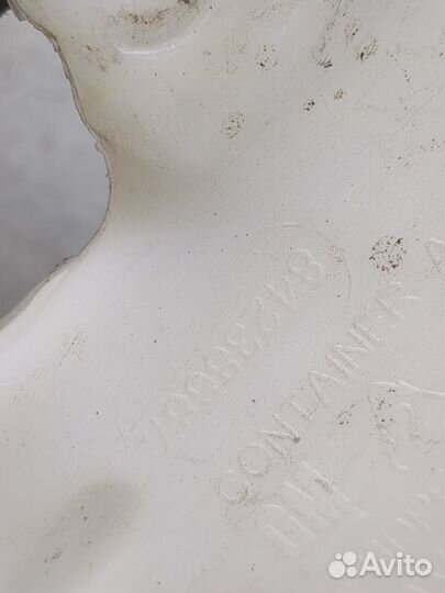 Бачок омывателя Cadillac XT5, 2018