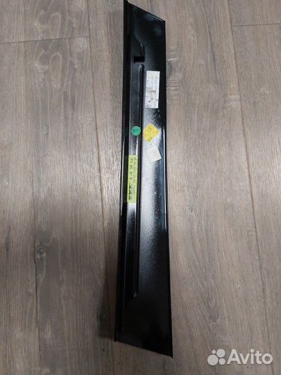 Молдинг двери задний правый Porsche Cayenne 958