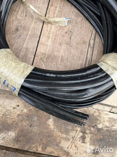 Уплотнительная резинка Nissan Qashqai J10 1.6