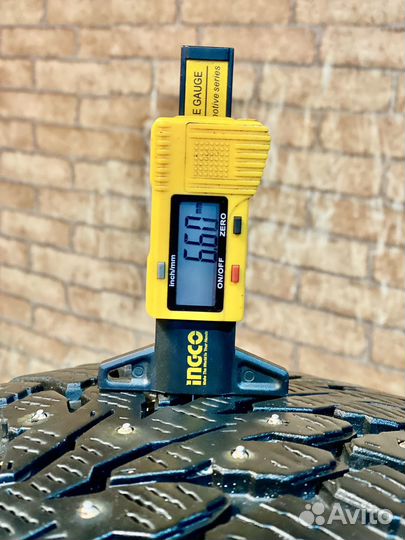 Kumho WinterCraft Ice Wi32 215/55 R16