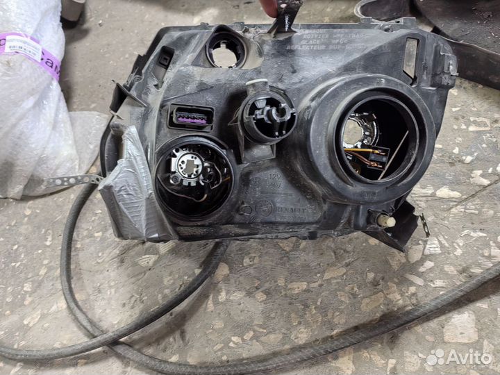 Фары Рено Дастер