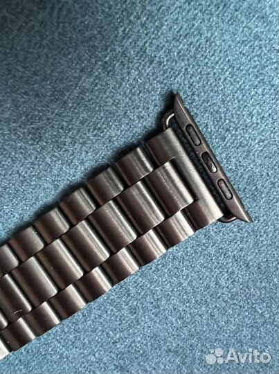 Металлический ремешок на часы apple watch