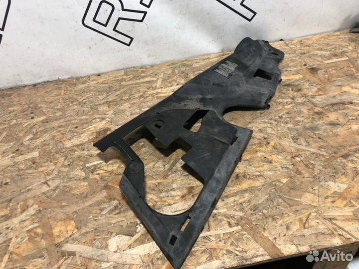 Крышка двигателя правая Porsche Cayenne 2