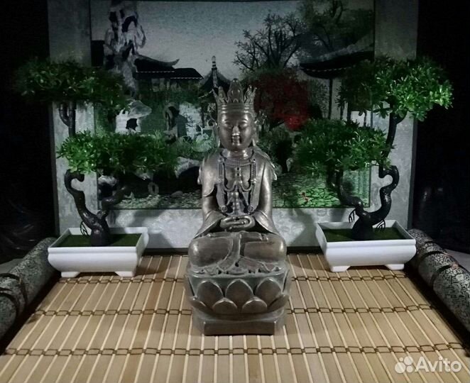 Антикварная статуэтка Будда с кинжалом