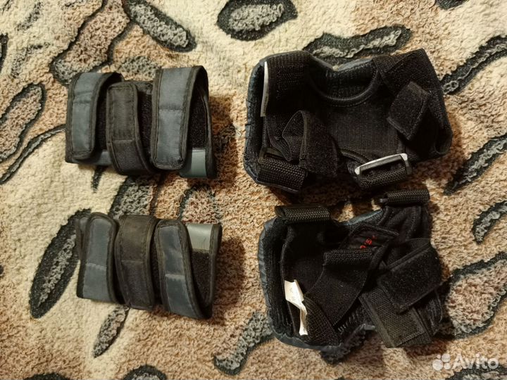 Защита детская наколенники пластмассовые перчатки