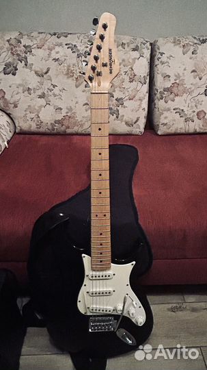 Электрогитара (+ чехол) и Behringer V-tone GM108