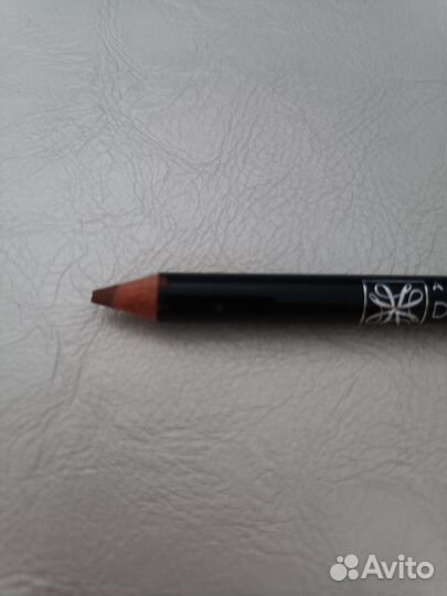 Карандаш для бровей