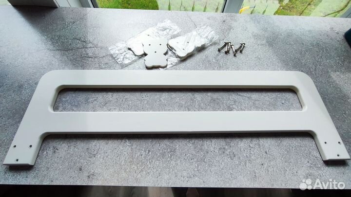 Защитный бортик в кроватку для ребенка