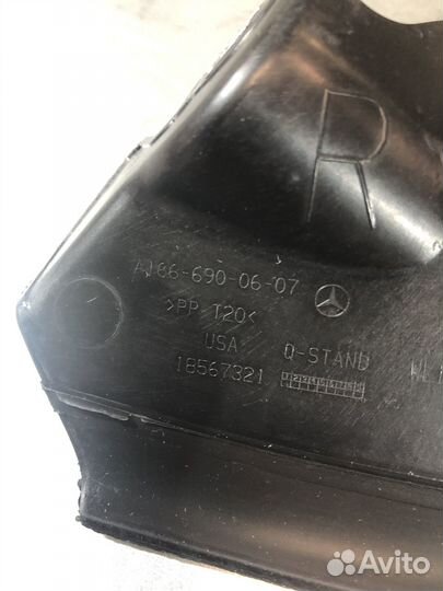 Накладка водостока справа MB GL W166