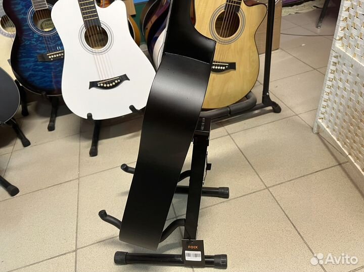 Гитара для обучения с комплектом