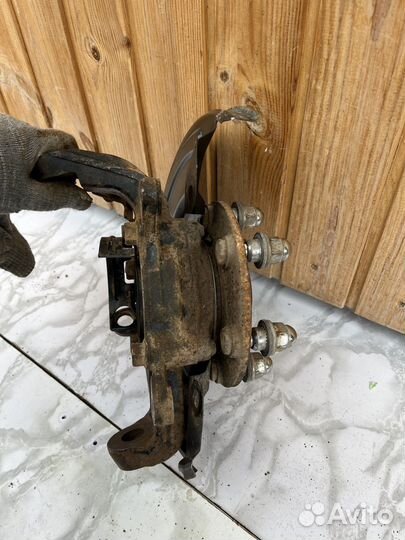 Кулак передний в сборе Mitsubishi l200 2015-2019 г