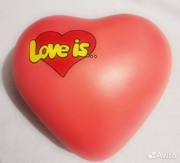 Сердце Love is бокс подарок девушке