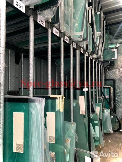 Стекло кабины New Holland W70