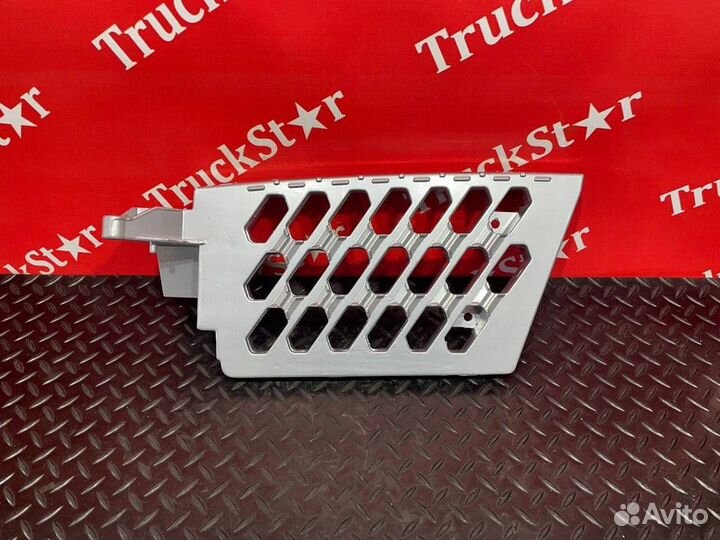 Ступенька подножки правой Volvo FH