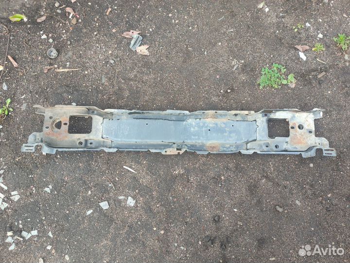 Усилитель бампера Volkswagen Vento