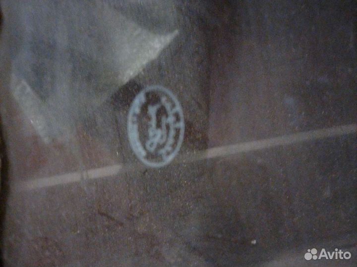 Бесплатно.Лобовое стекло и заднее Ford Cortina