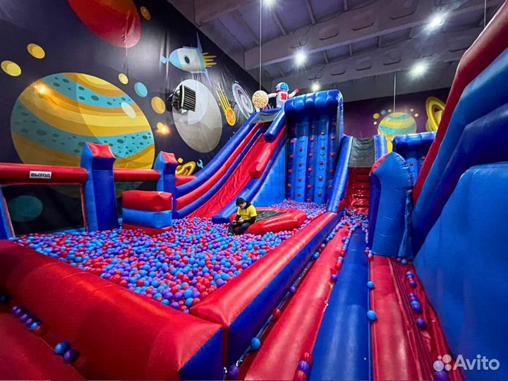 Надувной парк, игровая комната для детей