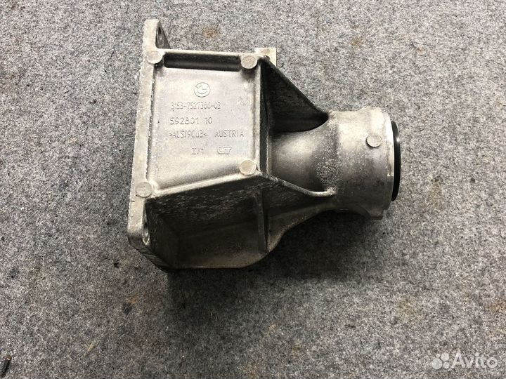 Опорный кронштейн бмв