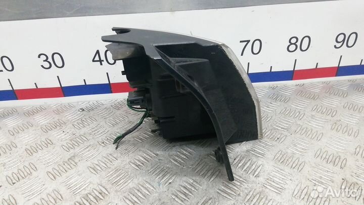 Фонарь Mitsubishi Outlander (2003-2009)