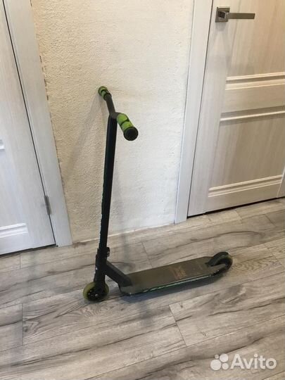 Трюковый самокат Duker 202