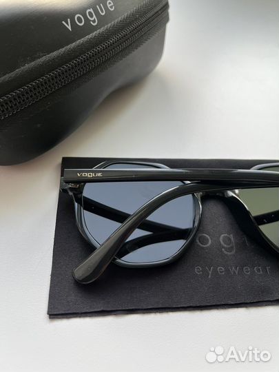 Очки солнцезащитные vogue