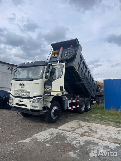 Водитель на самосвал