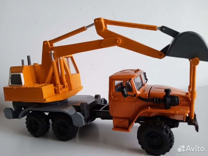 Экскаватор