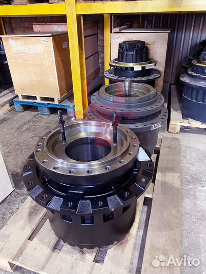 Редуктор хода Hitachi ZX125US-E 9181123