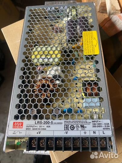 Блок питания lrs-200-5. 5V,40A,200Вт