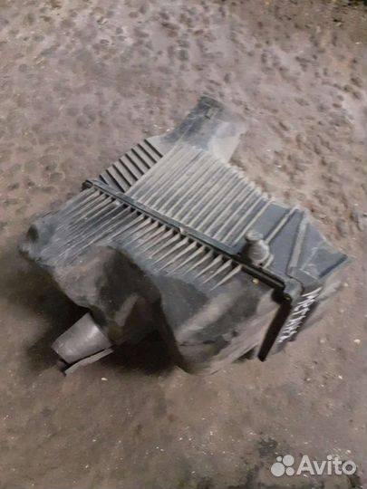 Корпус воздушного фильтра Renault Megane II