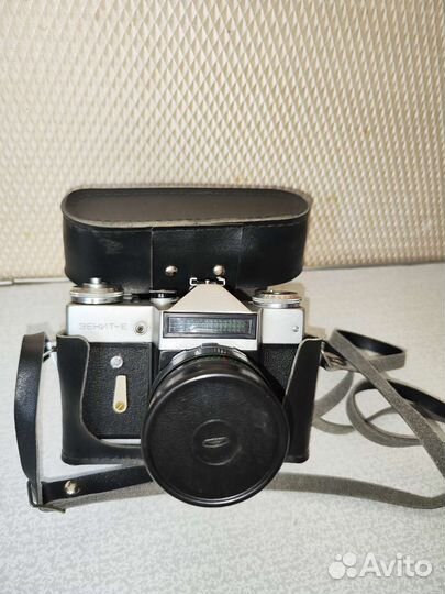 Пленочный фотоаппарат зенит