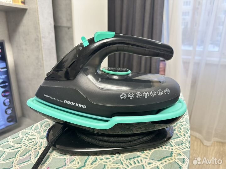 Утюг беспроводной