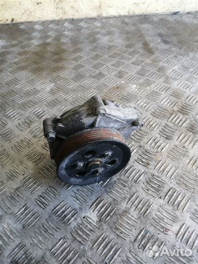 Помпа Hyundai Santa Fe CM D4HB 2011