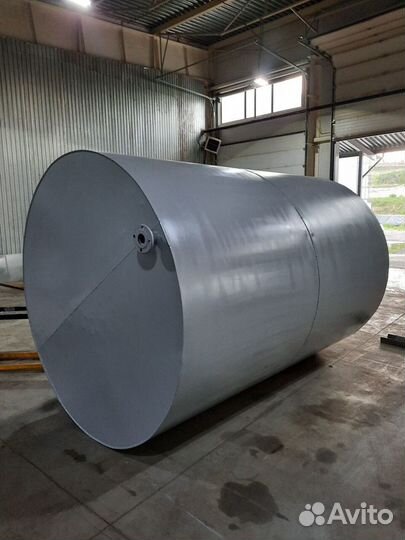 Емкость 10 кубов под воду и гсм Резервуар Цистерна