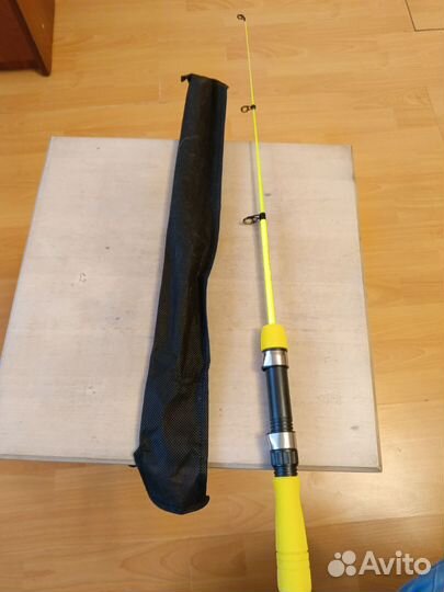 Зимние рыболовные удочка и снасти