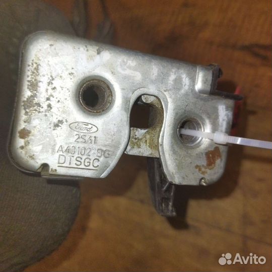 Замок багажника Ford Fusion