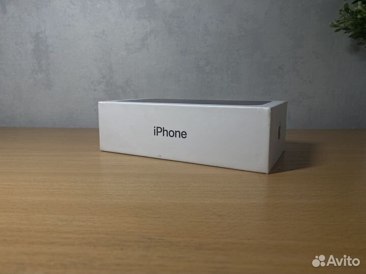 Коробка от iPhone 7
