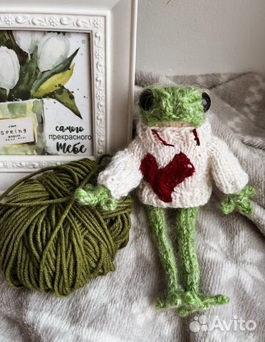 Вязаная лягушка на заказ