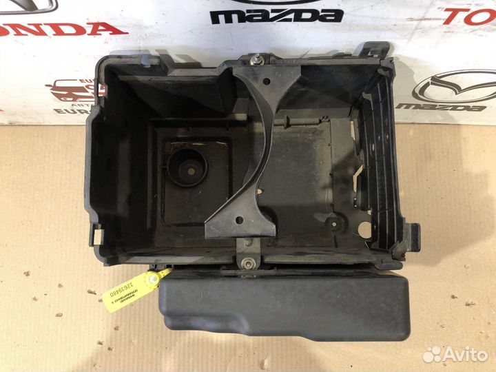 Корпус аккумулятора Mazda 3 BK 2002-2008
