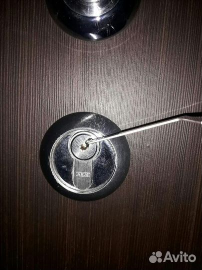 Вскрытие и взлом зaмков pемонт замков и уcтанoвка