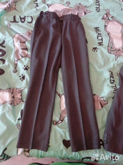 Школьный костюм для мальчика 128 серый