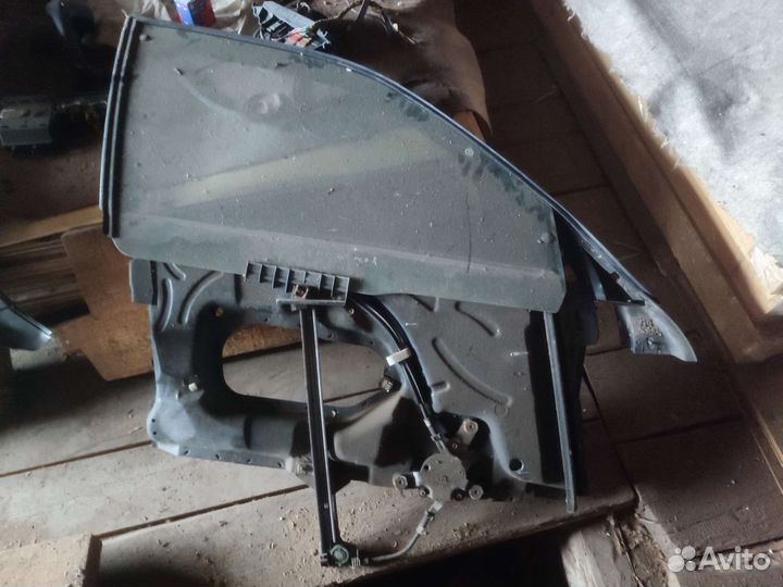 Стекло правое переднее audi 100 a6 c4