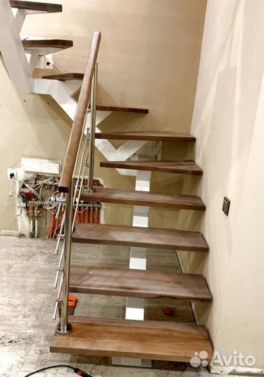 Г-образная лестница