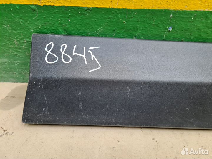 Накладка двери передняя правая Toyota Rav4