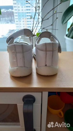 Кожаные сандали для девочки