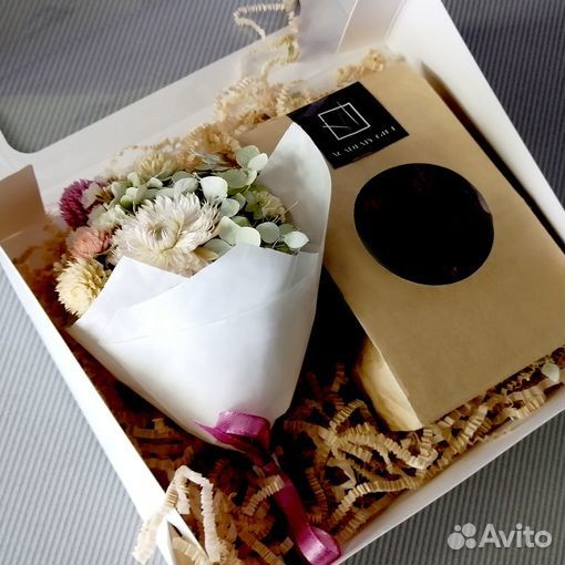 Подарочный набор с букетом