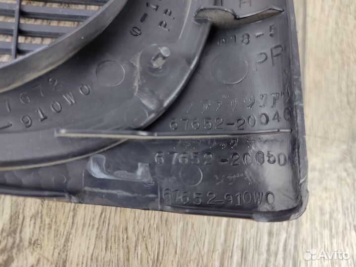 Сетка динамика передняя левая Carina E