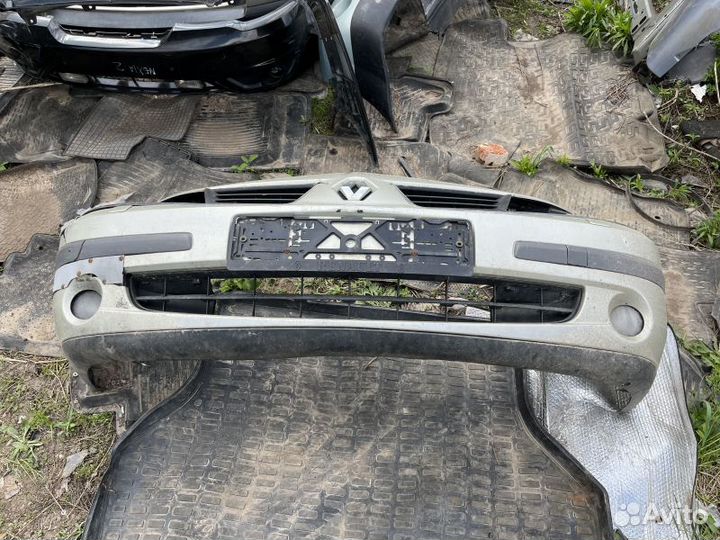 Бампер передний Renault Laguna II